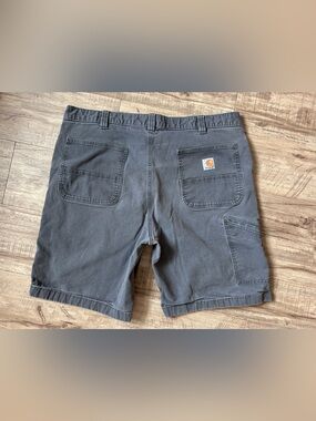 Carhartt Men’s grey Utility Cargo Shorts casual neutral workwear worn in